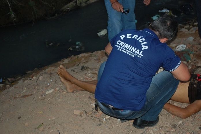Jovem não identificado é assassinado a tiros no bairro do Feitosa