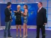 Luan chama cantora mexicana que o paquerou para gravar DVD