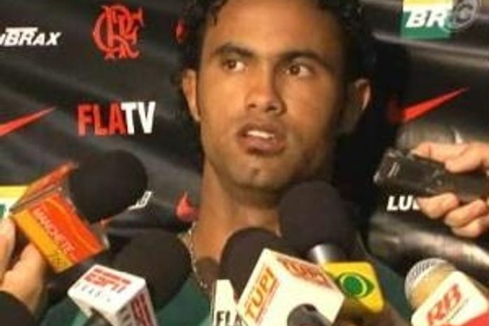 Justiça em Minas nega liberdade ao goleiro Bruno