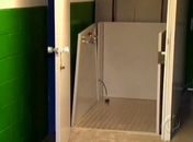 Menina morreu em acidente com elevador usado para transportar deficientes físicos em escola em Campo Largo (PR)