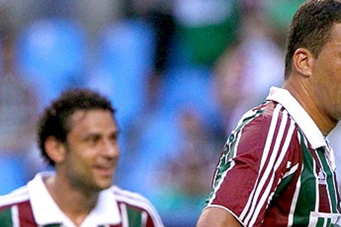 Fluminense tropeça no Goiás e vê liderança isolada do Corinthians