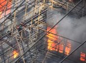 Sobe para 42 número de mortos por incêndio em prédio de Xangai