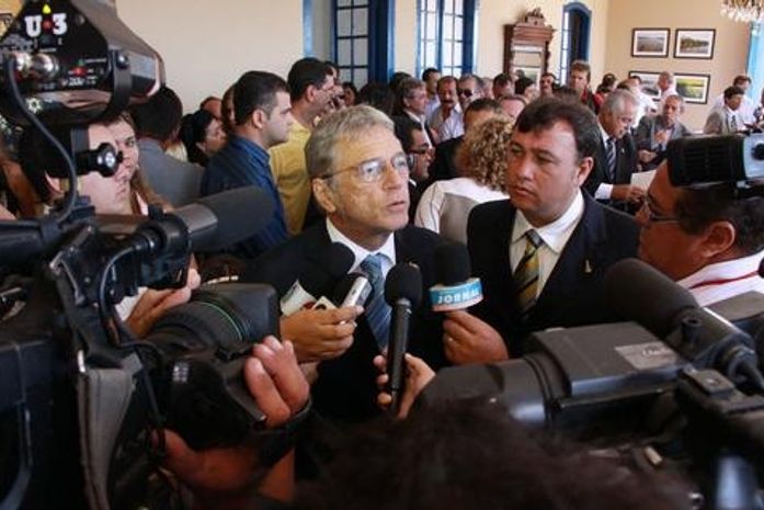 Teotonio Vilela reassume o cargo em Marechal Deodoro