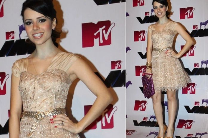 Sandy inicia turnê e diz sentir falta de Junior: 'vai demorar para acostumar'