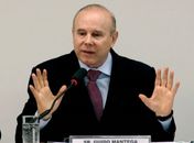 Dilma convida Guido Mantega a permanecer na Fazenda