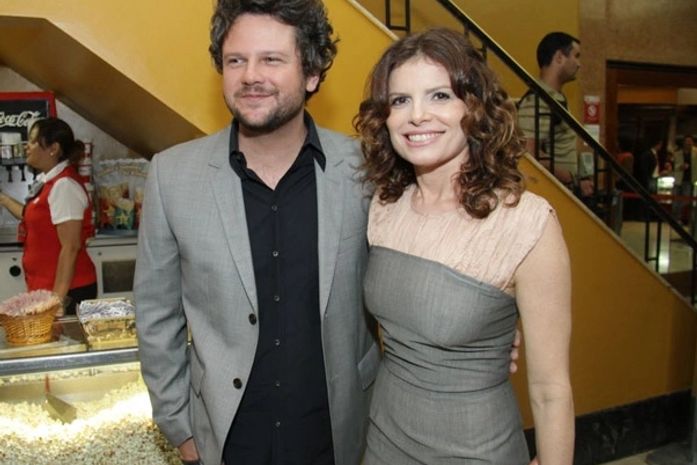 Debora Bloch faz 'voto de silêncio' sobre namoro com Marone