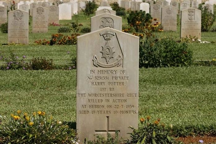 Túmulo de soldado chamado Harry Potter vira atração turística