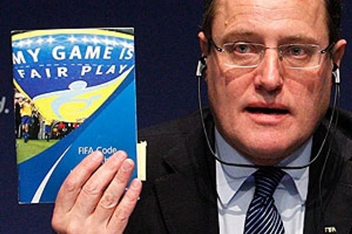 Fifa afasta seis dirigentes envolvidos em esquema de venda de votos