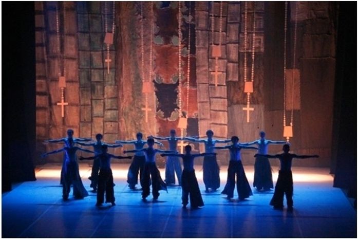 Entrega de comenda e espetáculos agitam comemorações no Teatro Deodoro