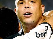 Tite rasga elogios e compara Ronaldo a Romário: 'É impressionante', diz