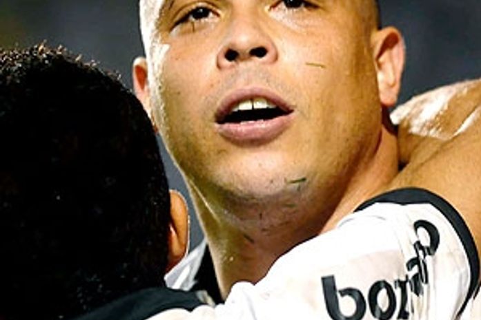 Tite rasga elogios e compara Ronaldo a Romário: 'É impressionante', diz