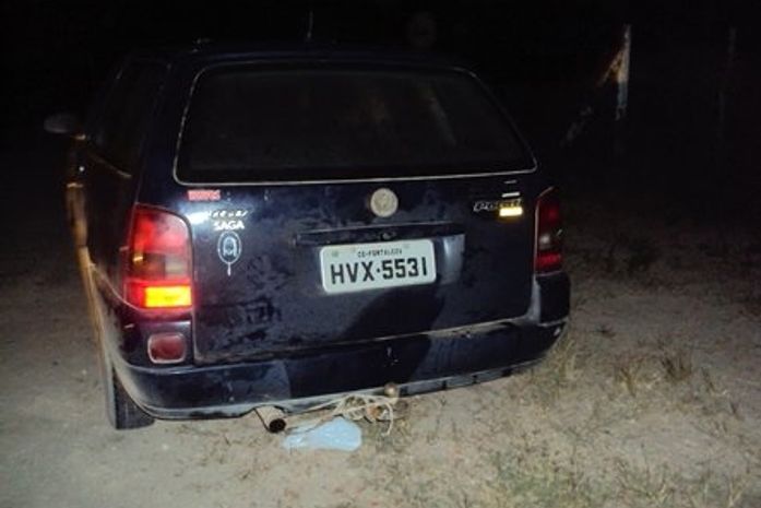 Veículo foi encontrado dentro de um canavial