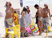 Camila Rodrigues inventa moda e faz a linha hippie chique na praia