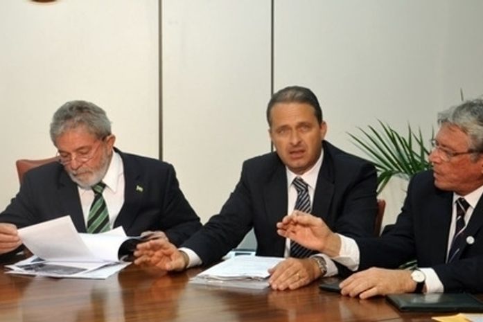Lula diz a Téo que Dilma tem que fazer bem mais que ele por Alagoas