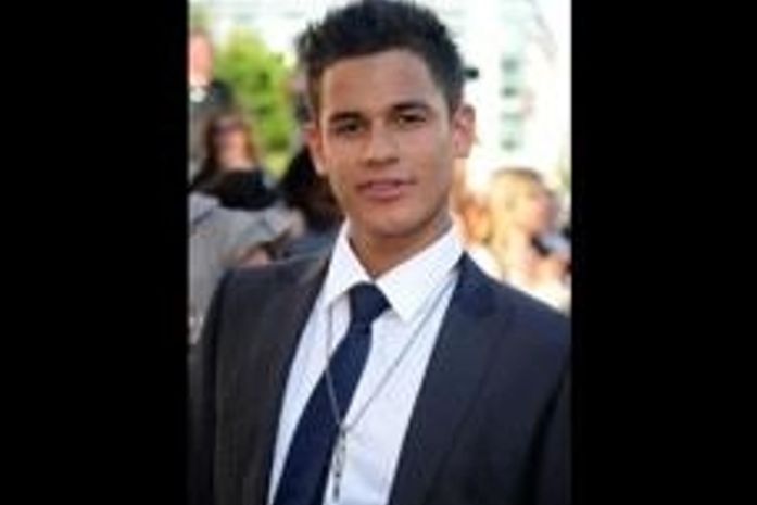 Astro de 'Lua Nova' é atacado em encontro com fãs na Inglaterra