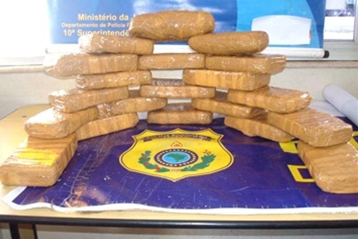 PRF da Bahia apreende 20 kg de pasta base de cocaína que viriam para Maceió