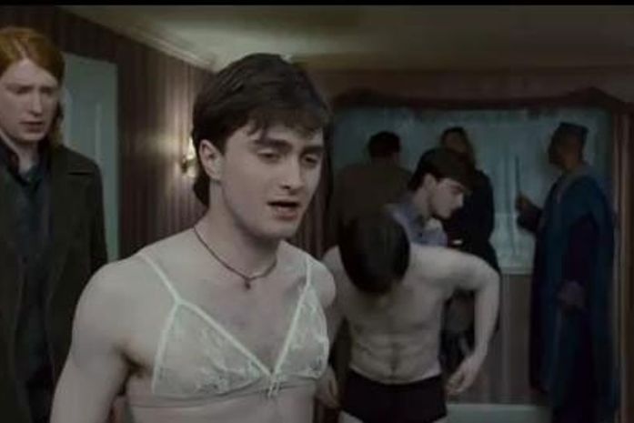Astro de Harry Potter diz que gostou de usar sutiã durante cena