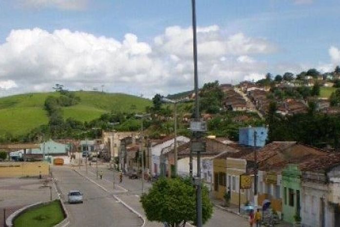 Após derrota nas urnas, prefeito atrasa salários de comissionados
