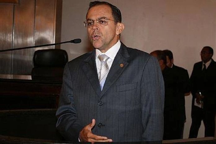 Servidores irão protestar se Toledo for reeleito. Barros é a bola da Vez