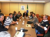 Líderes políticos e militares se reúnem para discutir PEC 30