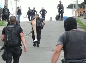 Policiais encontram perna mecânica de traficante na Vila Cruzeiro