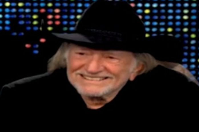 Cantor Willie Nelson é preso por porte de maconha no Texas