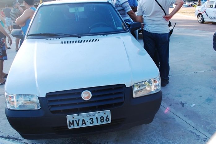 Carro que dava cobertura a acusado