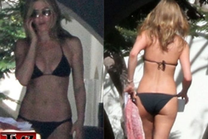 México: Jennifer Aniston exibe boa forma na praia