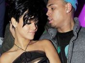 Mãe de Chris Brown alfineta Rihanna pelo twitter