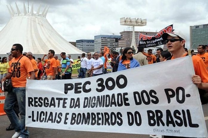 Ações policiais no Rio de Janeiro fortalecem luta pela PEC 300