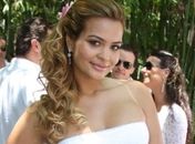 Geisy vira comentário em casamento de Galisteu
