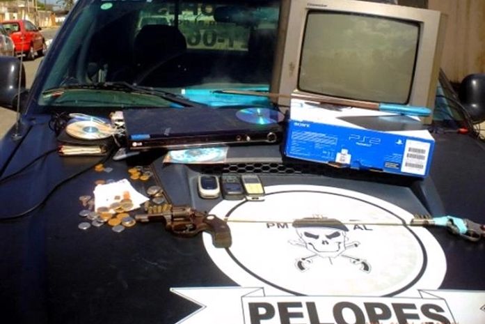 PM apreende duas armas de fogo em residência de São Miguel