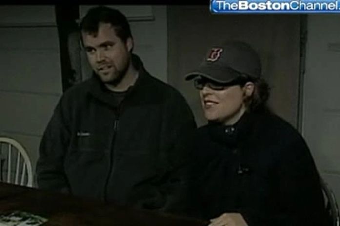 Casal perde lua-de-mel após cão morder passaporte