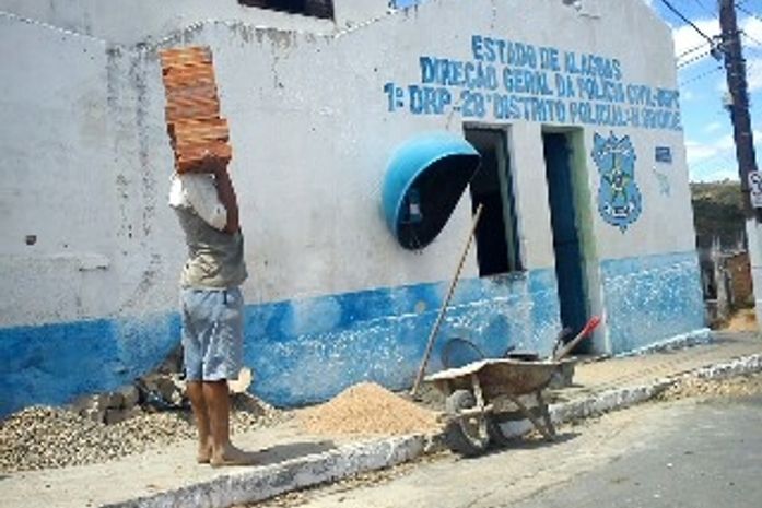 Prefeito reforma delegacia em troca de maior efetivo policial