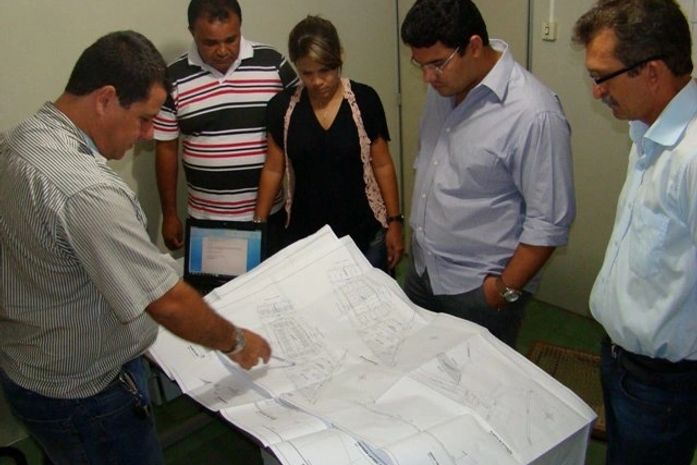 Prefeitura de Palmeira assina ordem de serviço para a construção de novas casas