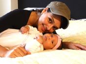 Com um bebê, Júlia Paes se diz cansada do rótulo de atriz pornô