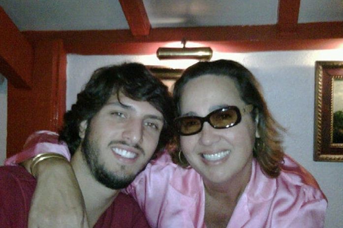 Claudia Jimenez retoma namoro com Rodrigo Buonadio, diz jornal