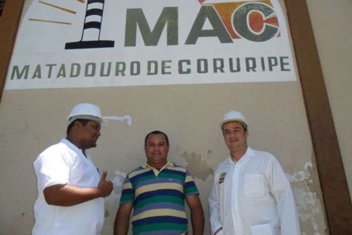 Matadouro municipal de Coruripe é referência em Alagoas