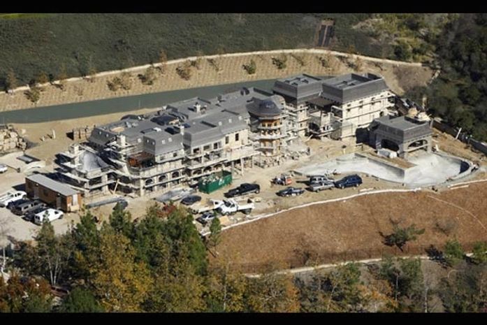 Mansão de top model, avaliada em U$20 milhões, está quase pronta