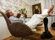 Gabinete que foi de Clodovil perde glamour e vira sala de paredes brancas