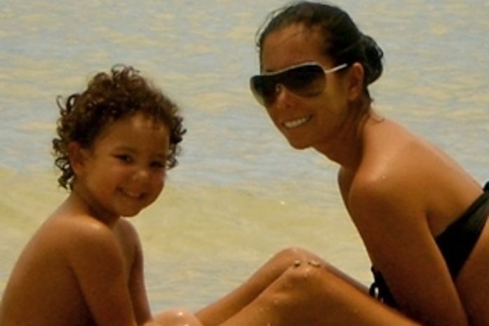 'Alex logo abraçou o pai', diz mãe do suposto filho de Ronaldo a jornal