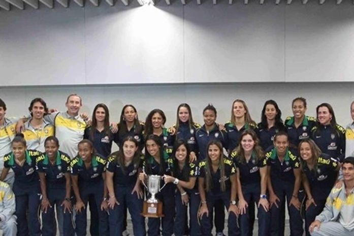 Seleção Brasileira Feminina de Futebol estreia hoje contra o Mexic
