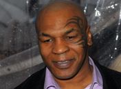 Mike Tyson revela que era usuário de drogas quando mordeu a orelha de Evander Holyfield