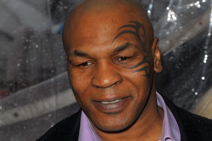 Mike Tyson revela que era usuário de drogas quando mordeu a orelha de Evander Holyfield