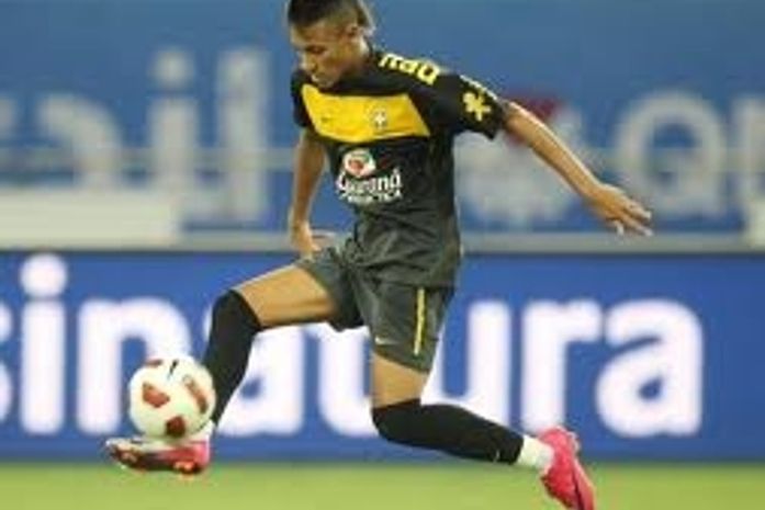 Via Twitter, Neymar pede votos para prêmio da Fifa de gol mais bonito