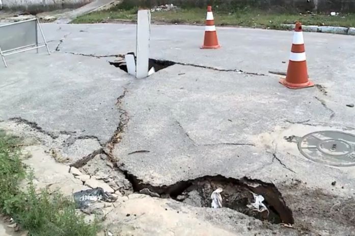 Afundamento do solo em bairros de Maceió
