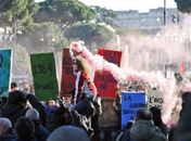 Estudantes se manifestam em toda a Itália contra o governo