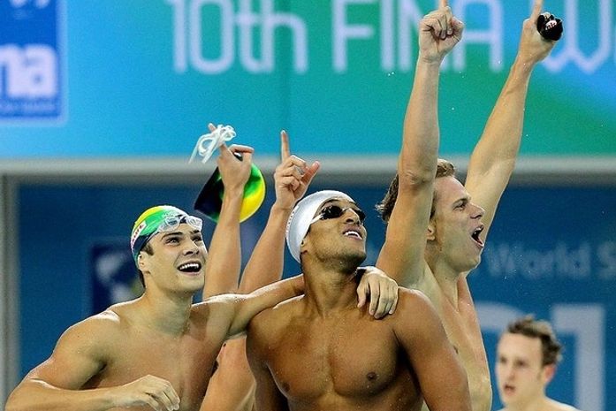 Liderado por César Cielo, 4x100m livre é bronze no mundial de Dubai
