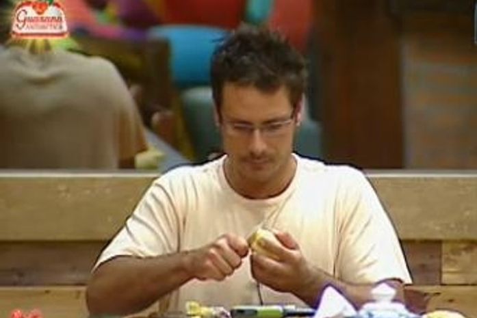 Sergio Abreu vence atividade extra e é o primeiro finalista do reality