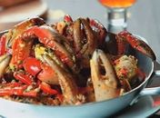 Restaurante Dragão (gigantescas patolas de caranguejo)